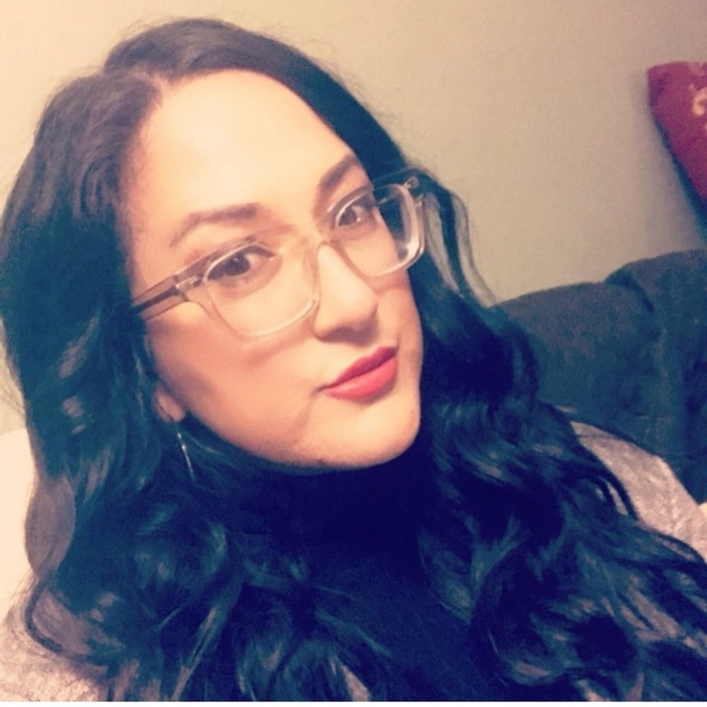 Meet your Posher, Nicole - Picture 2 of 3